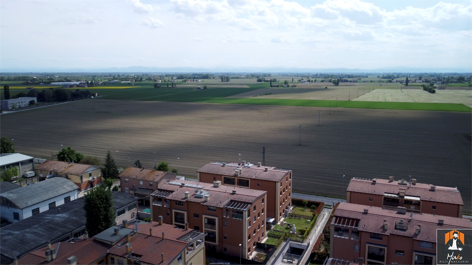 APPARTAMENTO CON 2 AMPIE CAMERE, 2 BAGNI E GARAGE