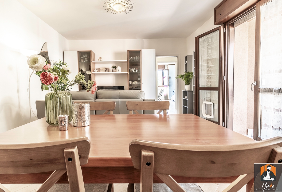 APPARTAMENTO CON 2 AMPIE CAMERE, 2 BAGNI E GARAGE