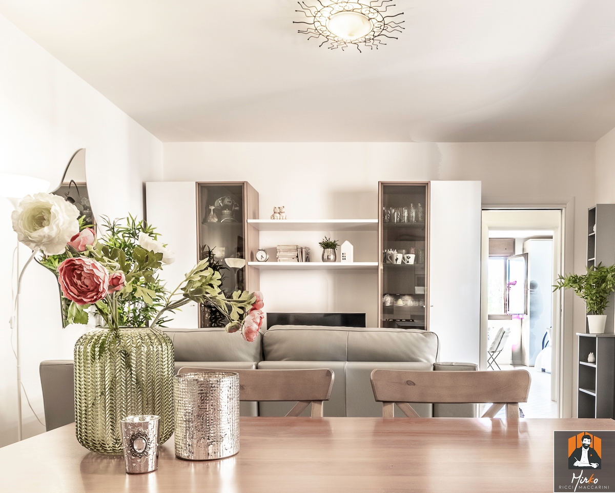 APPARTAMENTO CON 2 AMPIE CAMERE, 2 BAGNI E GARAGE