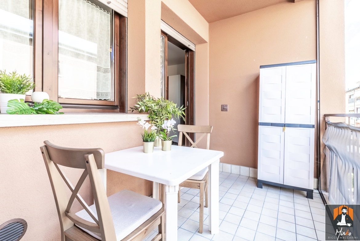APPARTAMENTO CON 2 AMPIE CAMERE, 2 BAGNI E GARAGE