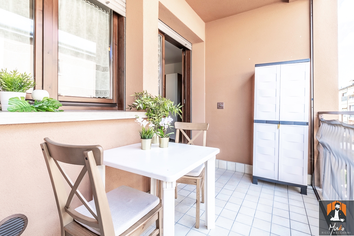 APPARTAMENTO CON 2 AMPIE CAMERE, 2 BAGNI E GARAGE