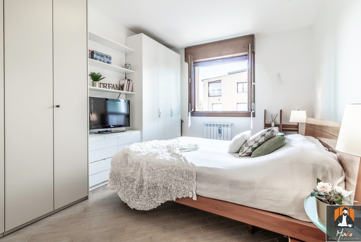 APPARTAMENTO CON 2 AMPIE CAMERE, 2 BAGNI E GARAGE