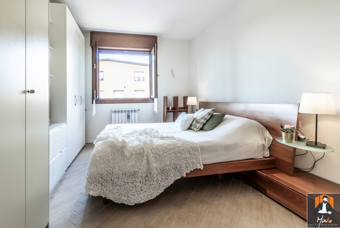 APPARTAMENTO CON 2 AMPIE CAMERE, 2 BAGNI E GARAGE