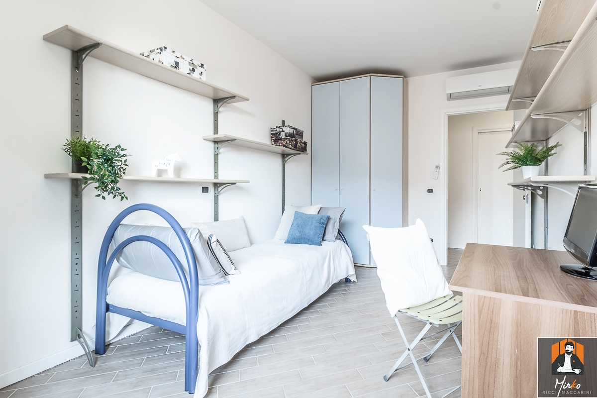 APPARTAMENTO CON 2 AMPIE CAMERE, 2 BAGNI E GARAGE