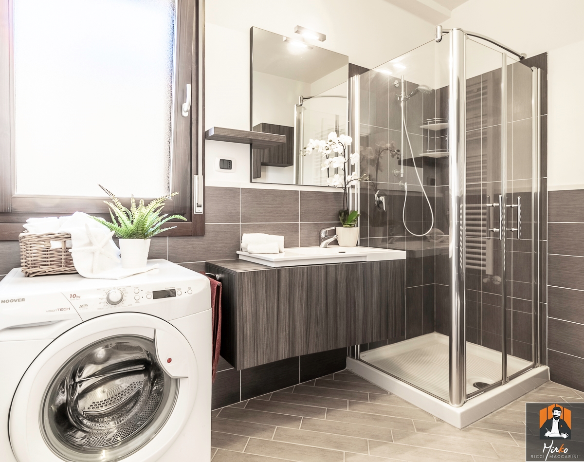 APPARTAMENTO CON 2 AMPIE CAMERE, 2 BAGNI E GARAGE