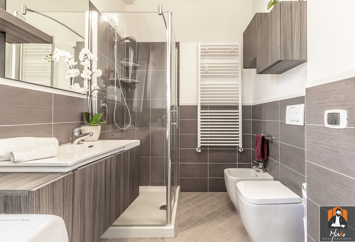 APPARTAMENTO CON 2 AMPIE CAMERE, 2 BAGNI E GARAGE