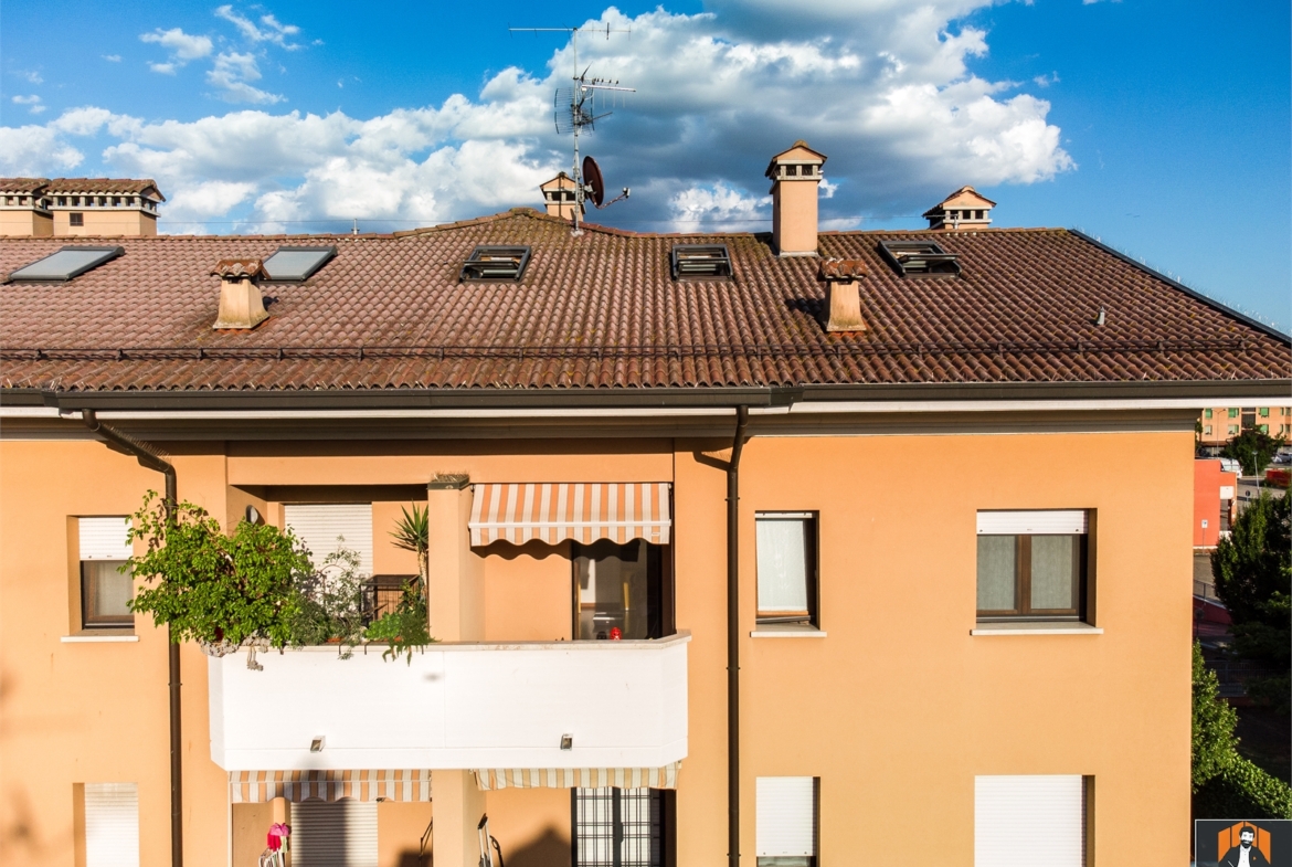 APPARTAMENTO, 2/4 CAMERE, 2 BAGNI E GARAGE
