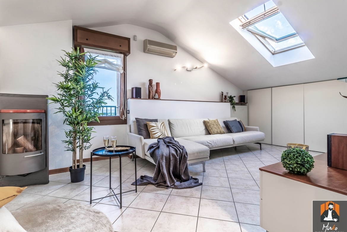 APPARTAMENTO, 2/4 CAMERE, 2 BAGNI E GARAGE