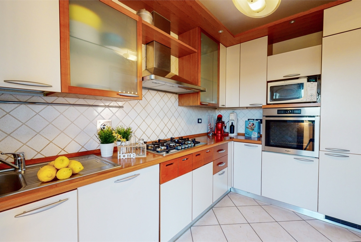 APPARTAMENTO, 2/4 CAMERE, 2 BAGNI E GARAGE