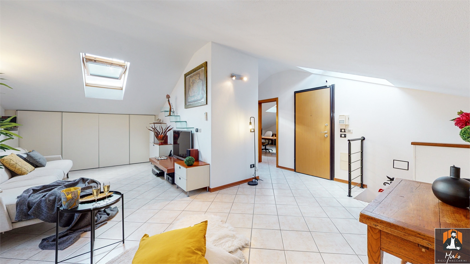 imm_221_20210916192308-1600-_Watermark2_copia_png_br APPARTAMENTO, 2/4 CAMERE, 2 BAGNI E GARAGE