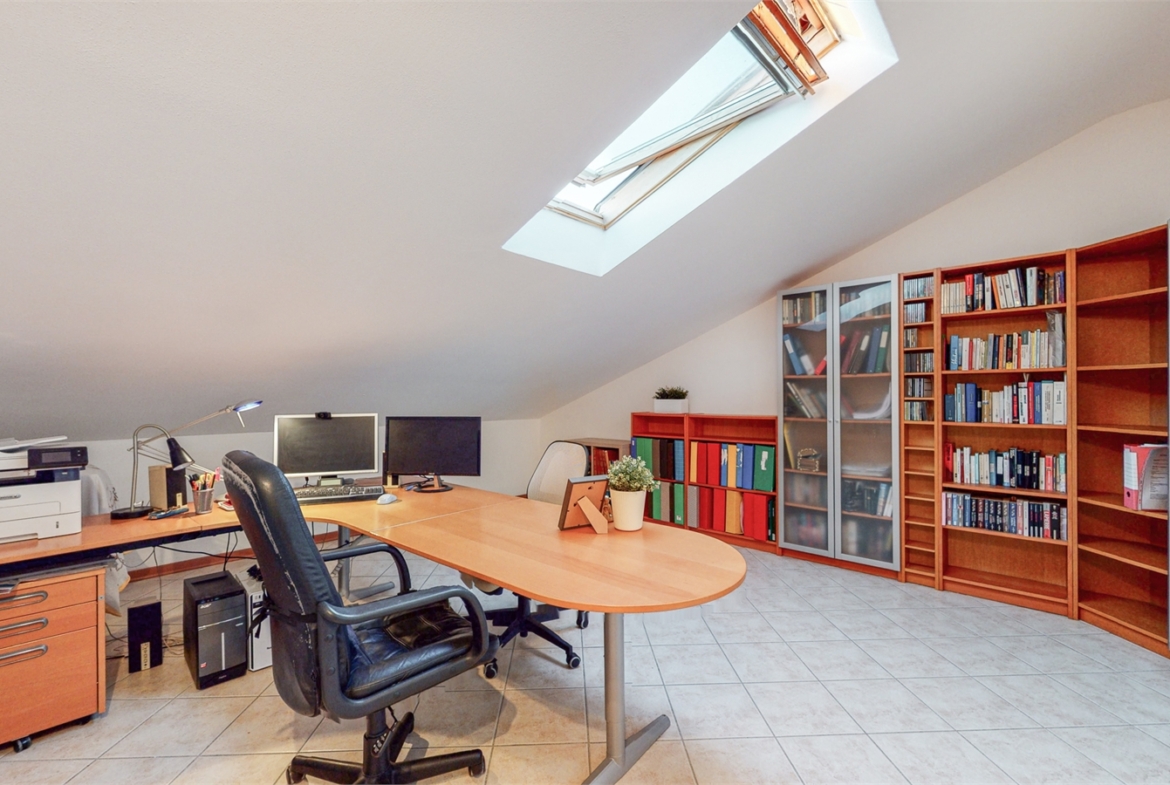 APPARTAMENTO, 2/4 CAMERE, 2 BAGNI E GARAGE