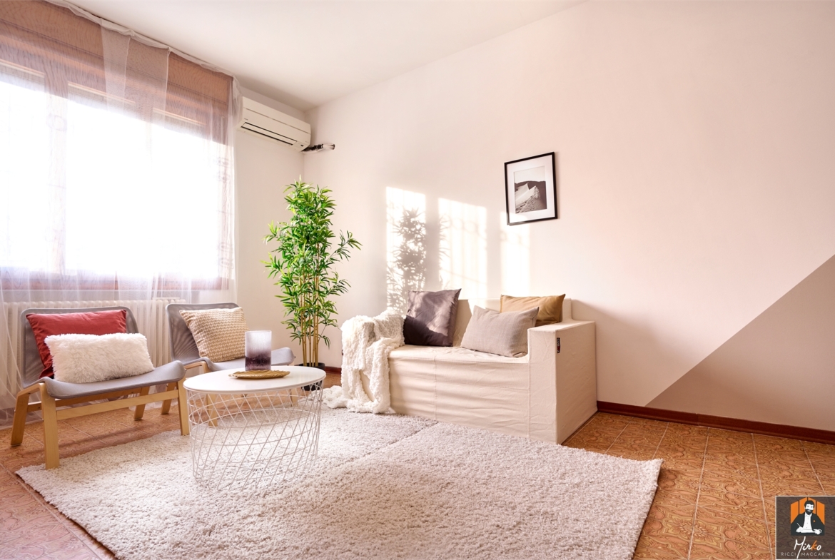 APPARTAMENTO CON TERRAZZO DI 90MQ E GARAGE