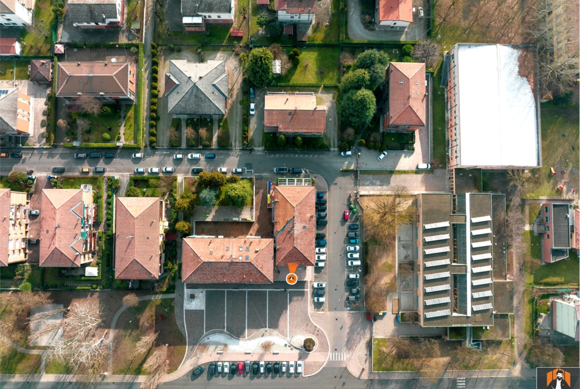 APPARTAMENTO CON TERRAZZO DI 90MQ E GARAGE