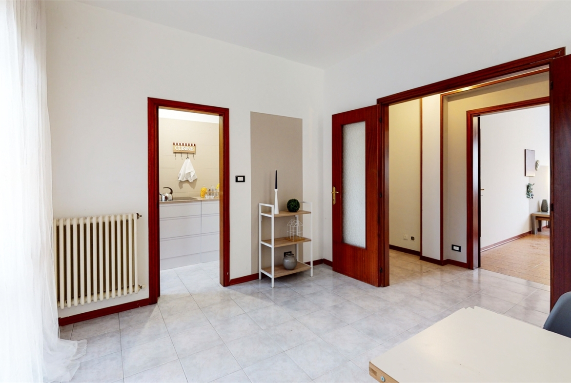 APPARTAMENTO CON TERRAZZO DI 90MQ E GARAGE