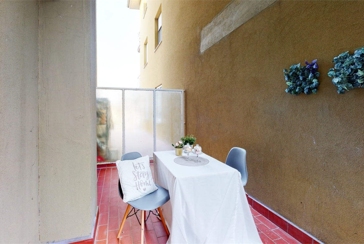 APPARTAMENTO CON TERRAZZO DI 90MQ E GARAGE