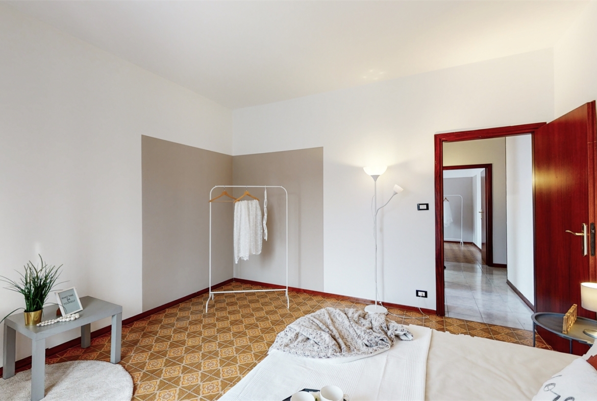 APPARTAMENTO CON TERRAZZO DI 90MQ E GARAGE