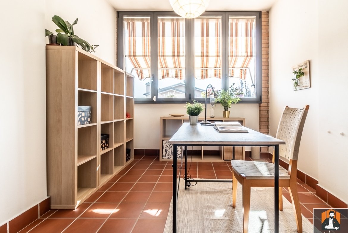 APPARTAMENTO CON TERRAZZO, STUDIO E GARAGE DOPPIO
