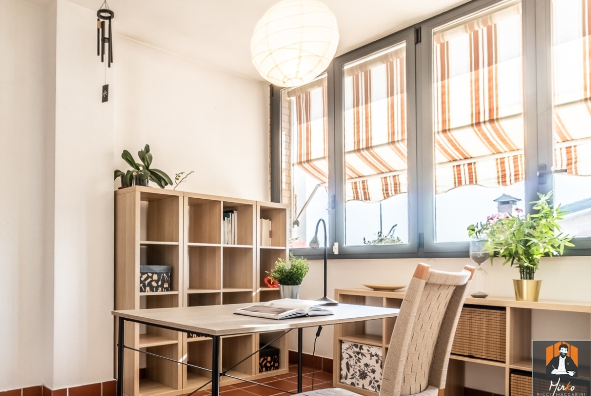 APPARTAMENTO CON TERRAZZO, STUDIO E GARAGE DOPPIO