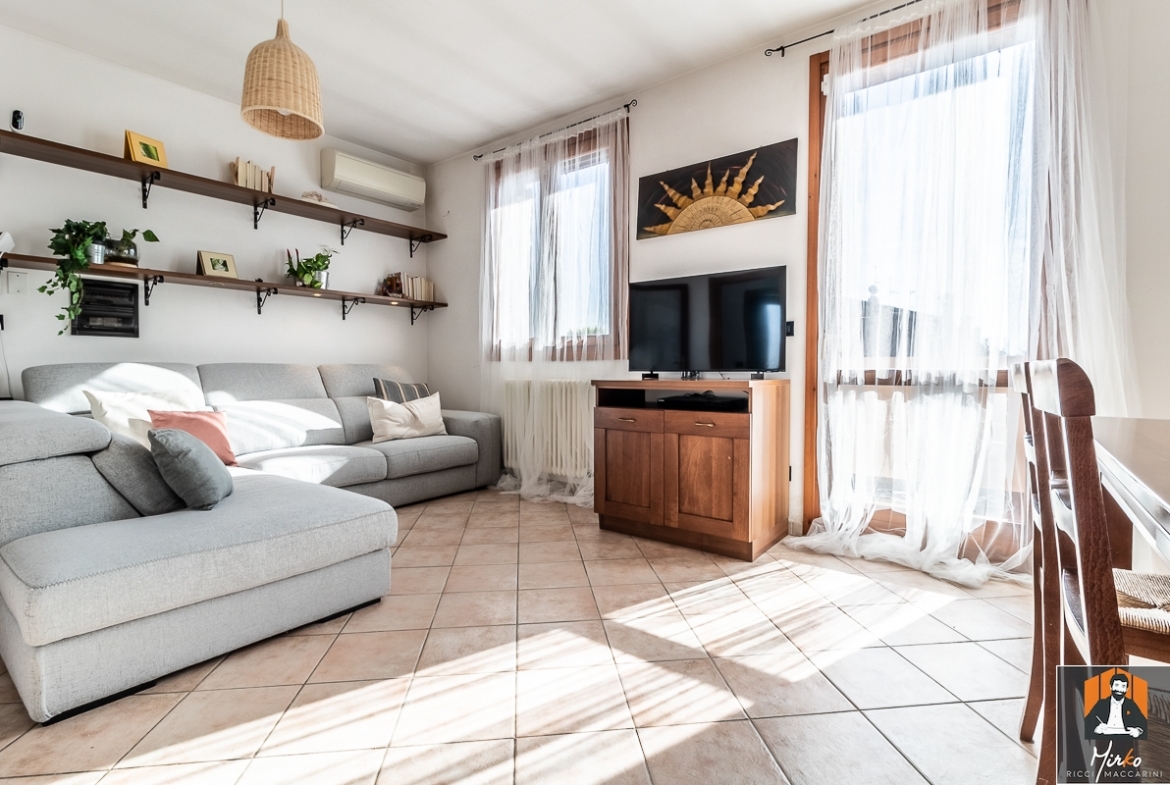 APPARTAMENTO CON TERRAZZO, STUDIO E GARAGE DOPPIO