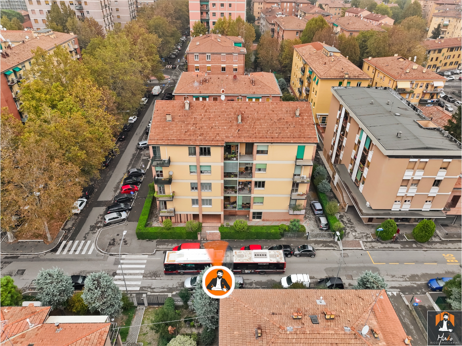 imm_988_20221119100032-1600-_Watermark2_copia_png_br UN APPARTAMENTO COMODO AL CENTRO DI BOLOGNA