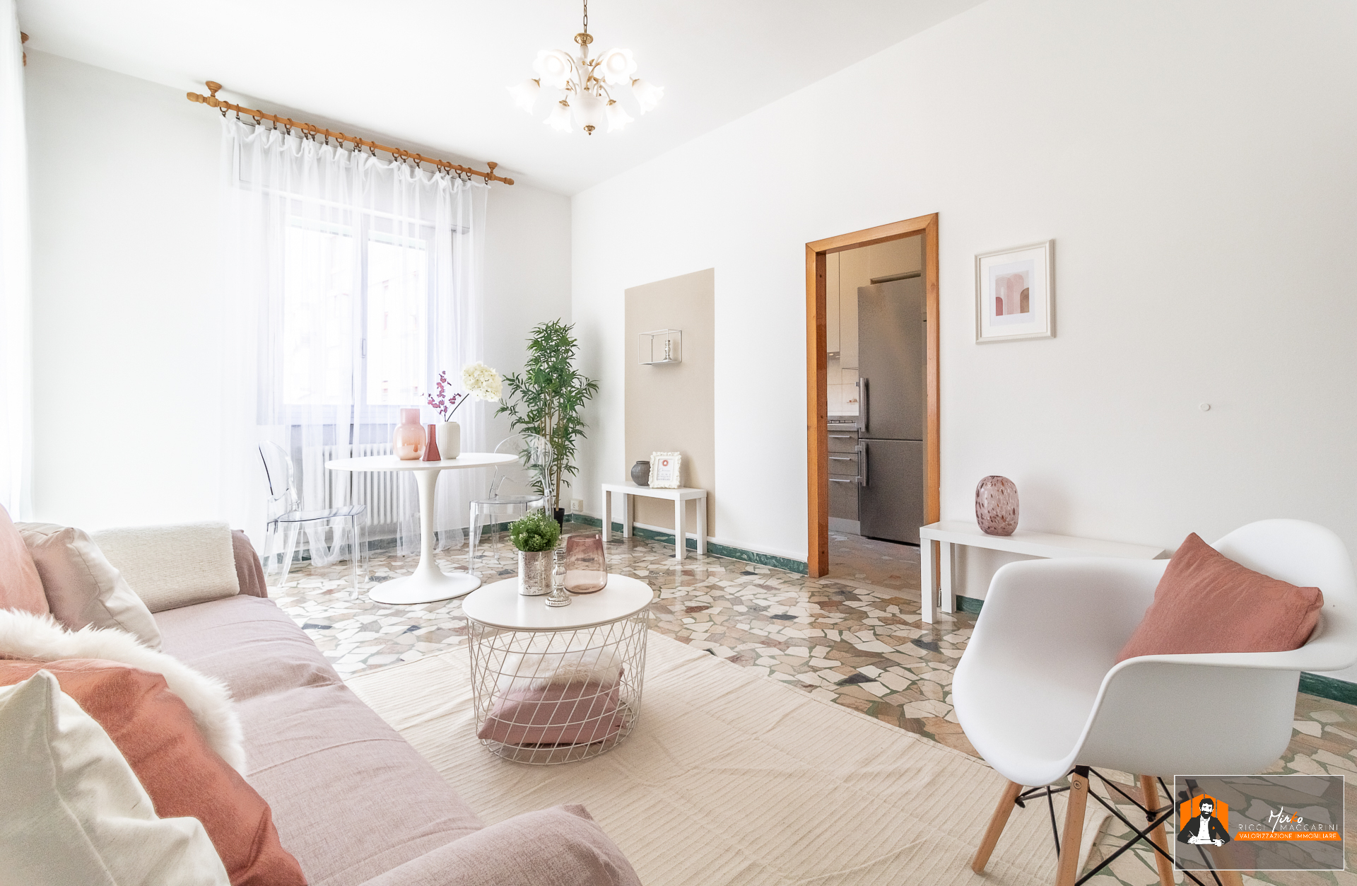 04 – Soggiorno – Appartamento Via Giovanni XXIII Ozzano dell_Emilia – Bologna UNA CASA DA SOGNO: UN’ESPLOSIONE DI GIOIA AL SOLE