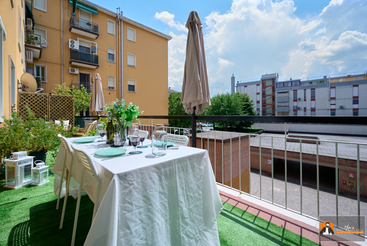UNA CASA DA SOGNO: UN’ESPLOSIONE DI GIOIA AL SOLE