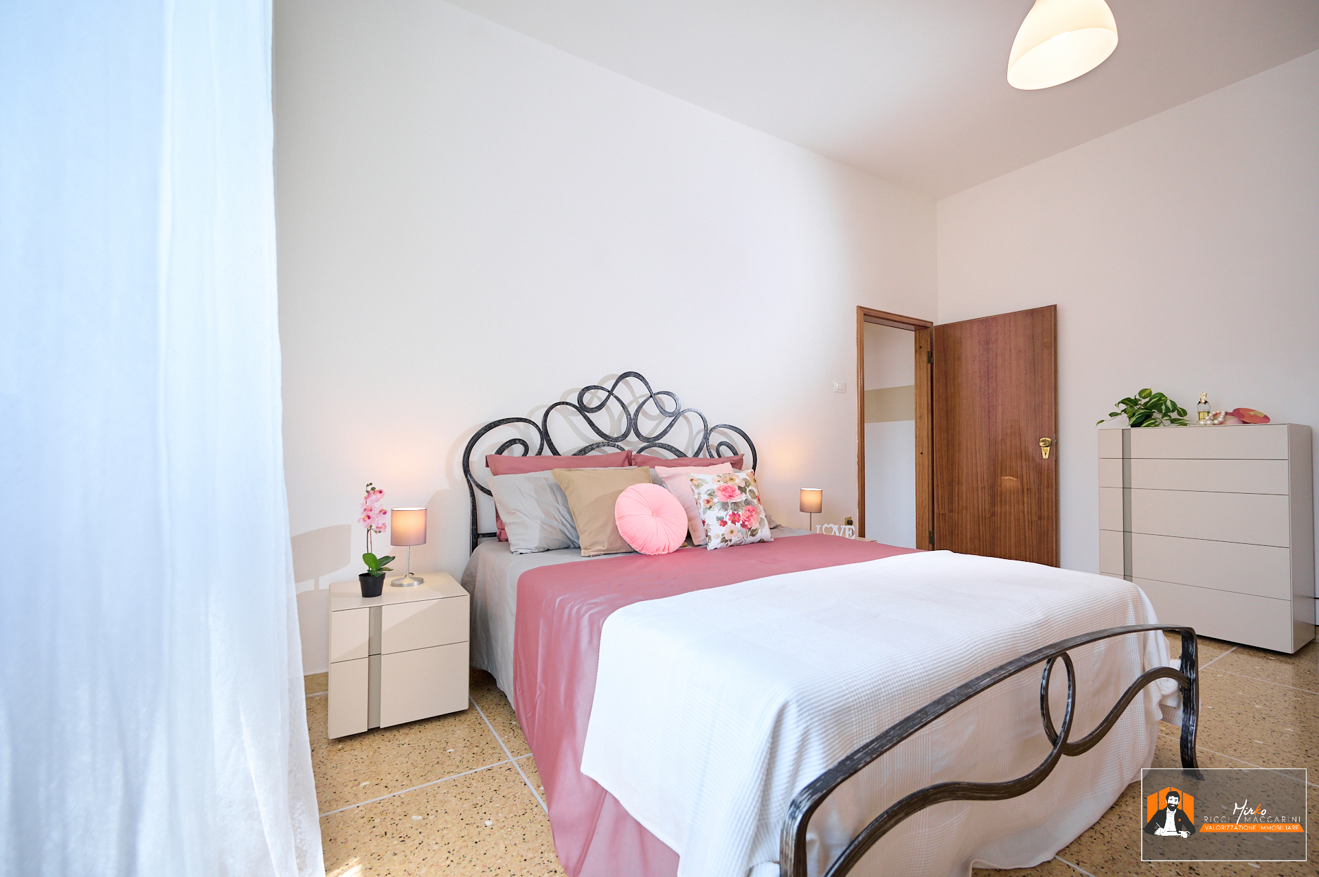 37 – Camera Matrimoniale – Appartamento Via Giovanni XXIII Ozzano dell_Emilia – Bologna UNA CASA DA SOGNO: UN’ESPLOSIONE DI GIOIA AL SOLE