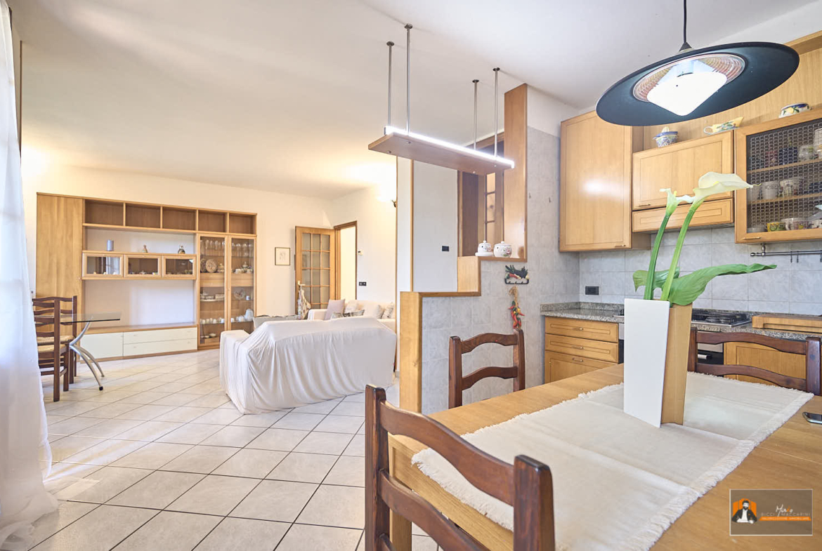 FUNZIONALE, SPAZIOSA ED ELEGANTE CASA A BARICELLA, BOLOGNA