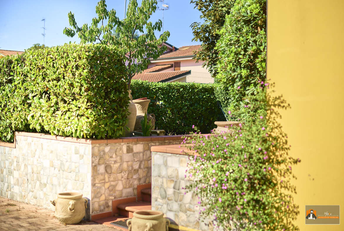 FUNZIONALE, SPAZIOSA ED ELEGANTE CASA A BARICELLA, BOLOGNA