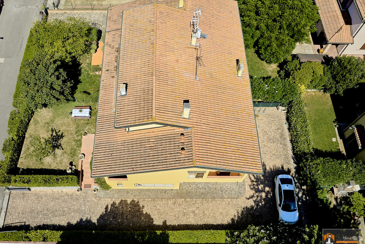 FUNZIONALE, SPAZIOSA ED ELEGANTE CASA A BARICELLA, BOLOGNA