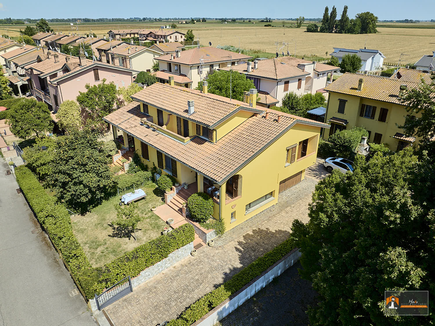 FUNZIONALE, SPAZIOSA ED ELEGANTE CASA A BARICELLA, BOLOGNA