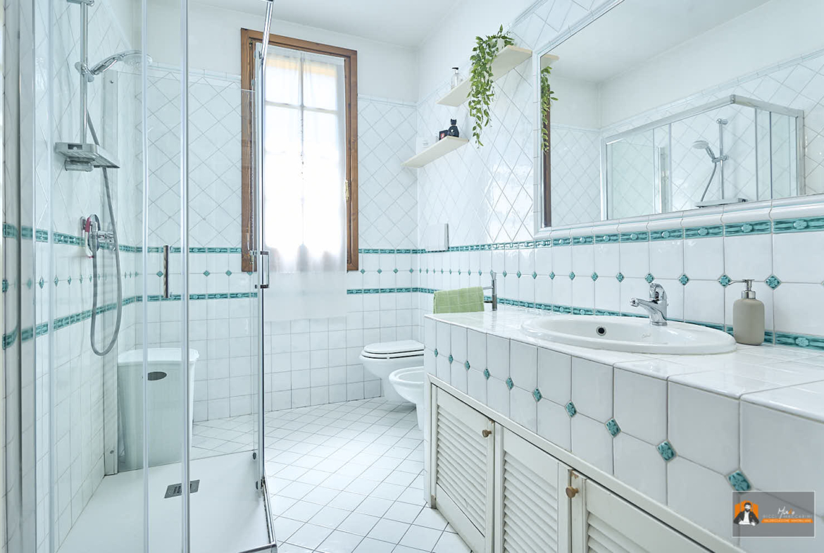 FUNZIONALE, SPAZIOSA ED ELEGANTE CASA A BARICELLA, BOLOGNA