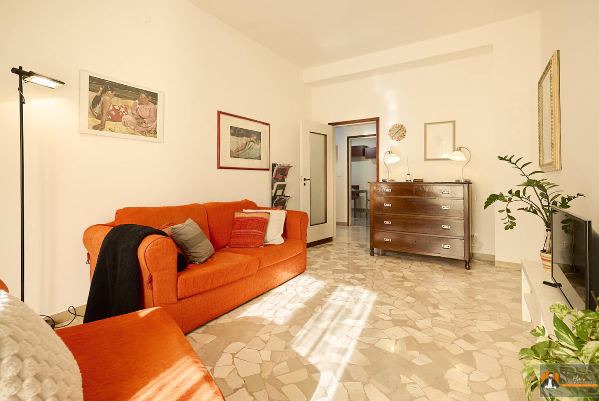 LUMINOSO QUADRILOCALE con TERRAZZO e ASCENSORE | In ZONA STRATEGICA e SERVITA a BOLOGNA