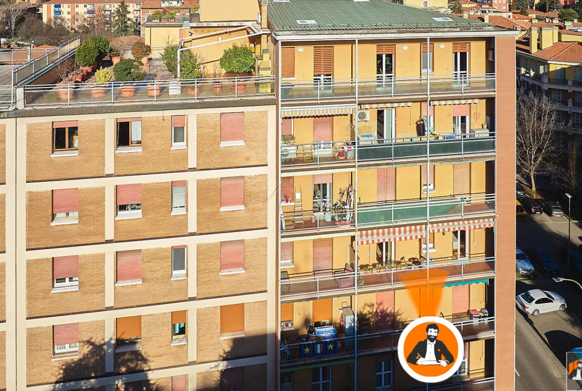 LUMINOSO QUADRILOCALE con TERRAZZO e ASCENSORE | In ZONA STRATEGICA e SERVITA a BOLOGNA
