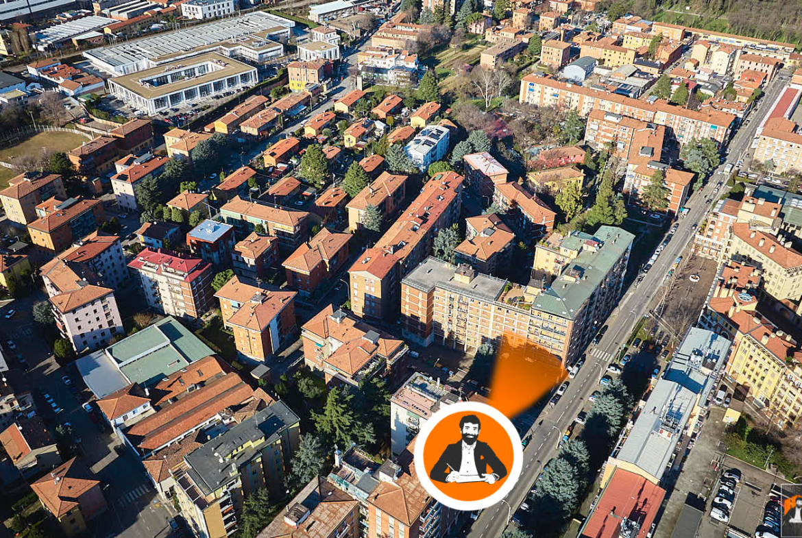 LUMINOSO QUADRILOCALE con TERRAZZO e ASCENSORE | In ZONA STRATEGICA e SERVITA a BOLOGNA
