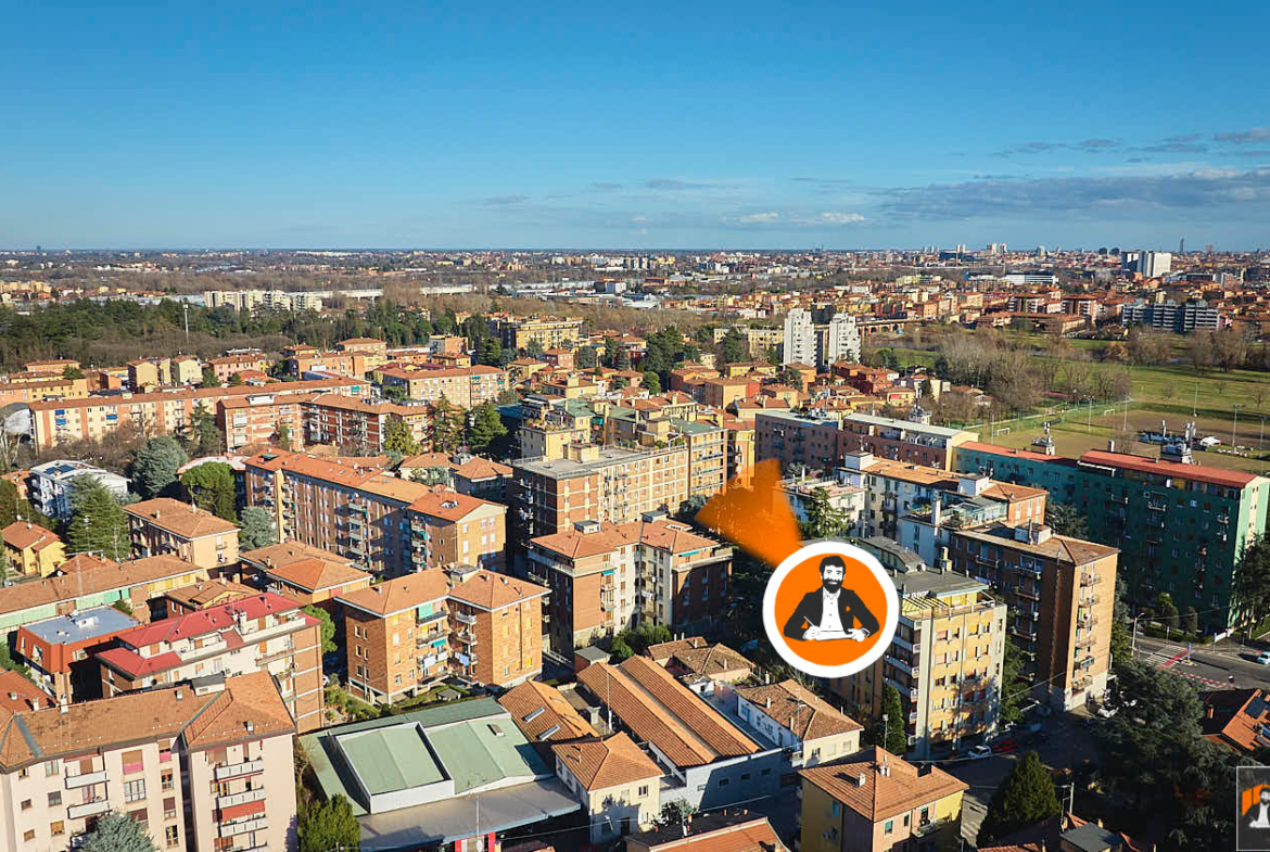 LUMINOSO QUADRILOCALE con TERRAZZO e ASCENSORE | In ZONA STRATEGICA e SERVITA a BOLOGNA