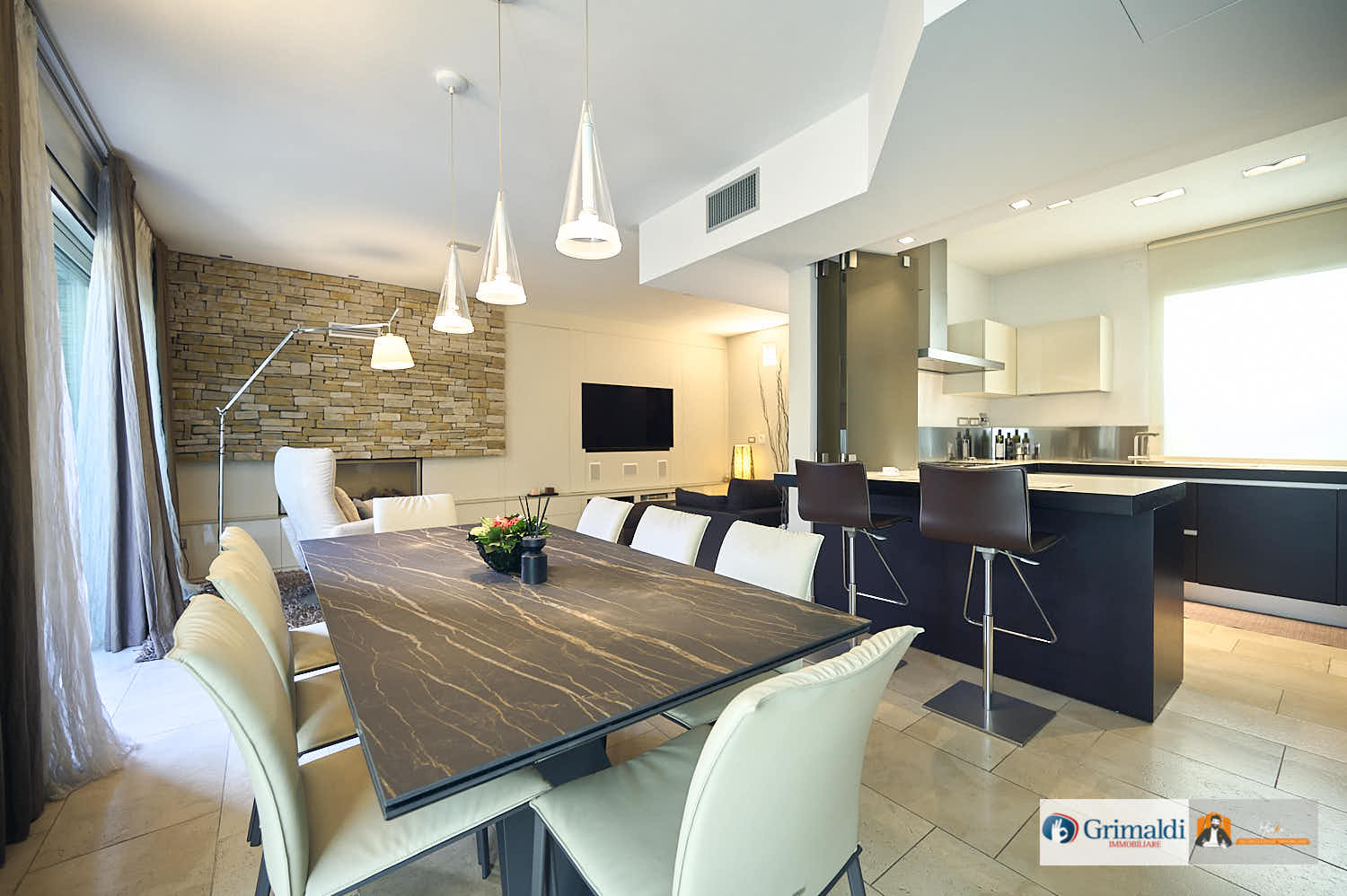 VILLA di DESIGN con PISCINA PANORAMICA e ASCENSORE PRIVATO | LUSSO e PRIVACY a CASALECCHIO di RENO