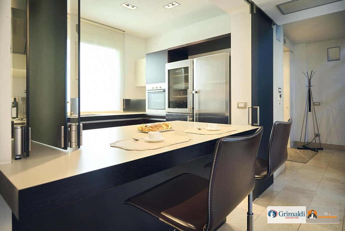VILLA di DESIGN con PISCINA PANORAMICA e ASCENSORE PRIVATO | LUSSO e PRIVACY a CASALECCHIO di RENO