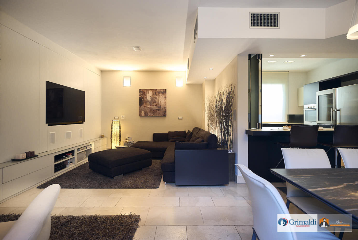 VILLA di DESIGN con PISCINA PANORAMICA e ASCENSORE PRIVATO | LUSSO e PRIVACY a CASALECCHIO di RENO