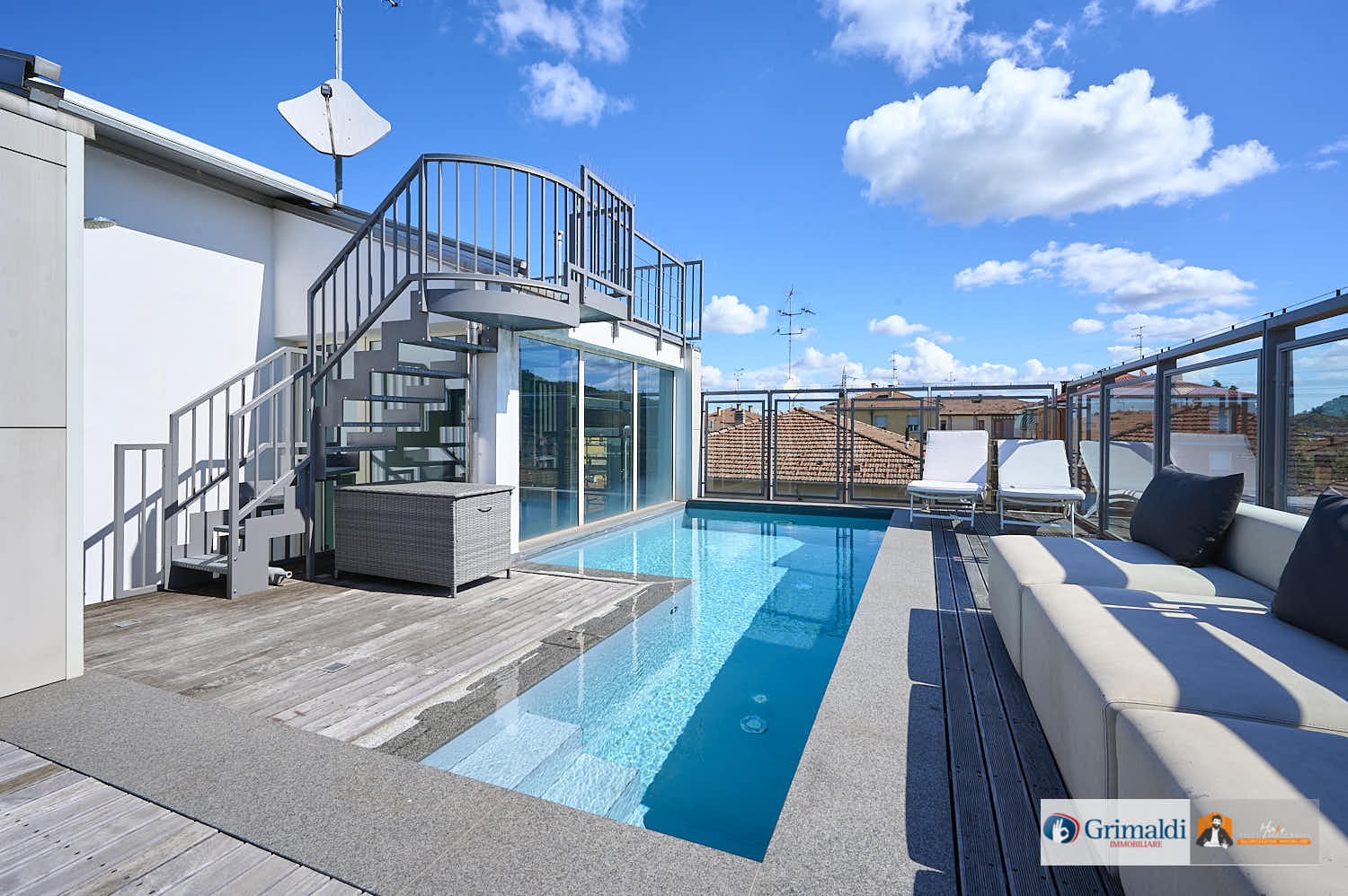 VILLA di DESIGN con PISCINA PANORAMICA e ASCENSORE PRIVATO | LUSSO e PRIVACY a CASALECCHIO di RENO
