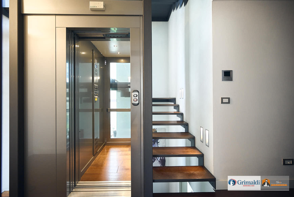 VILLA di DESIGN con PISCINA PANORAMICA e ASCENSORE PRIVATO | LUSSO e PRIVACY a CASALECCHIO di RENO