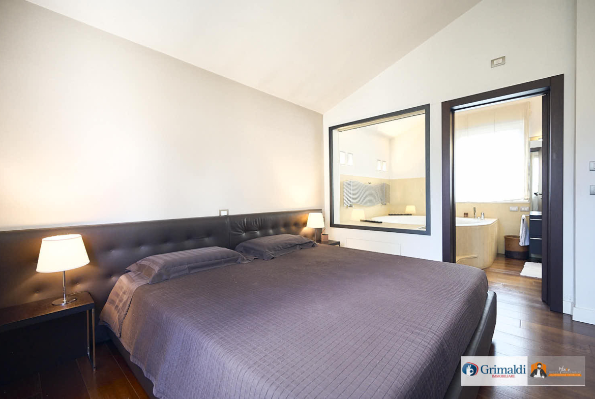 VILLA di DESIGN con PISCINA PANORAMICA e ASCENSORE PRIVATO | LUSSO e PRIVACY a CASALECCHIO di RENO