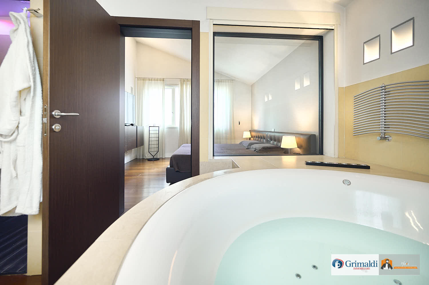 VILLA di DESIGN con PISCINA PANORAMICA e ASCENSORE PRIVATO | LUSSO e PRIVACY a CASALECCHIO di RENO