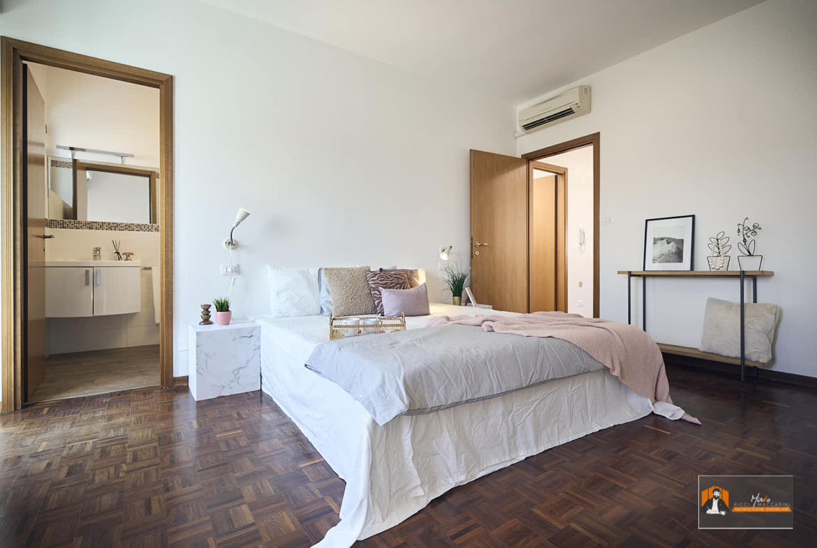 VILLETTA a SCHIERA a RIALE, CASALECCHIO di RENO (BO): 3 CAMERE, 3 BAGNI e GIARDINO ESCLUSIVO