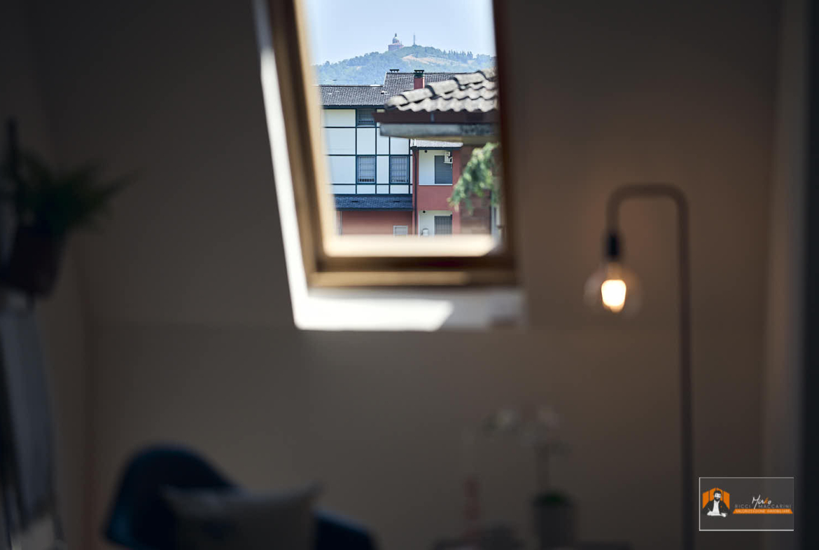 VILLETTA a SCHIERA a RIALE, CASALECCHIO di RENO (BO): 3 CAMERE, 3 BAGNI e GIARDINO ESCLUSIVO