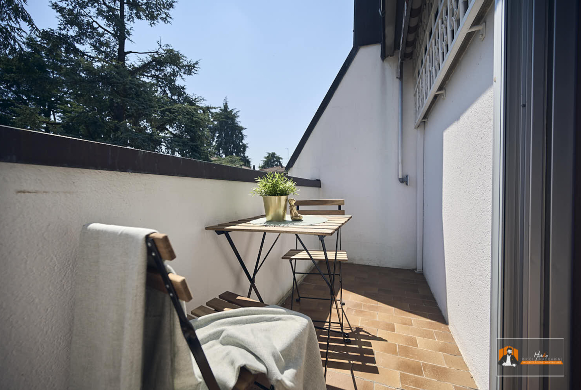 VILLETTA a SCHIERA a RIALE, CASALECCHIO di RENO (BO): 3 CAMERE, 3 BAGNI e GIARDINO ESCLUSIVO