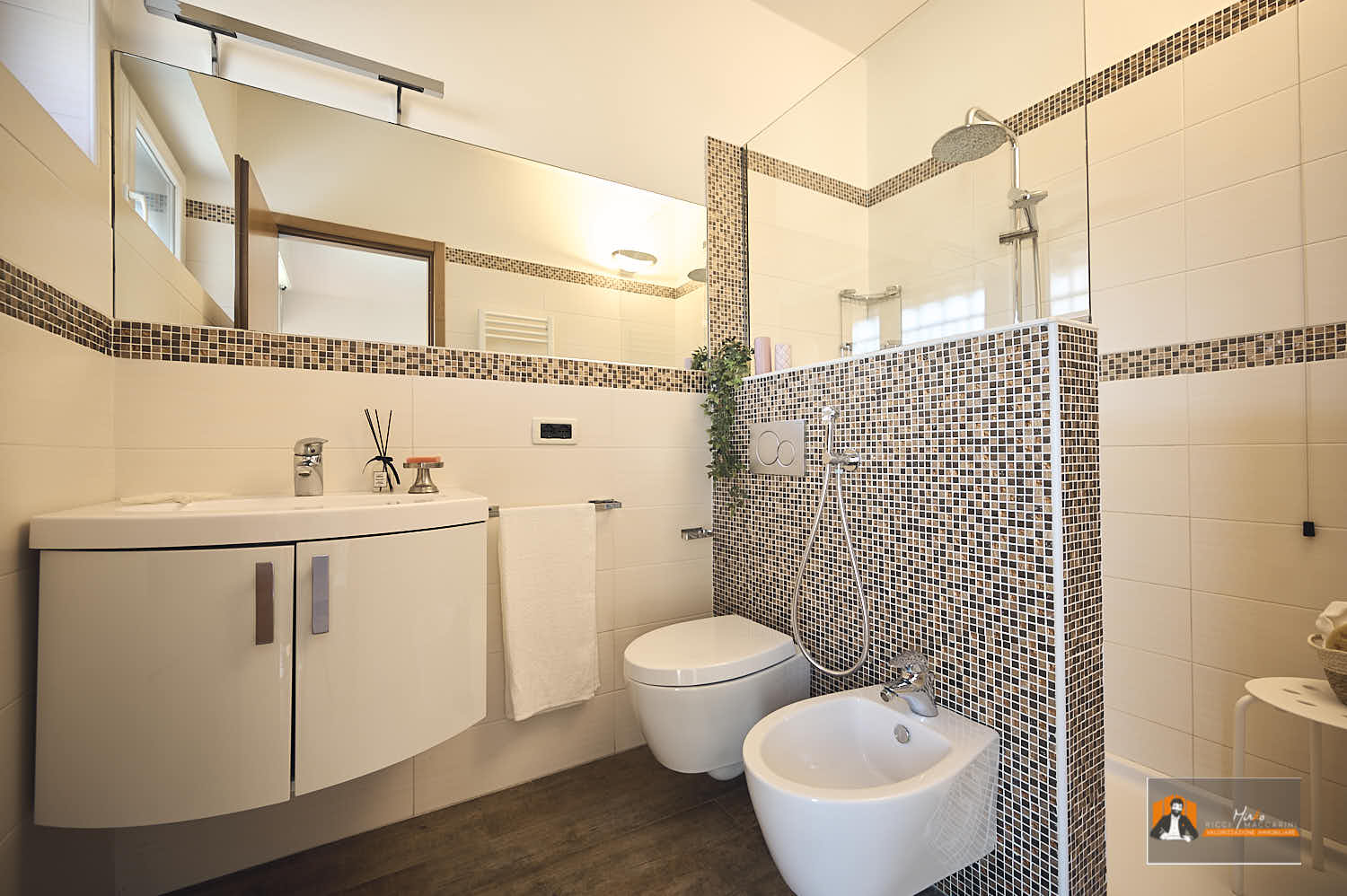 VILLETTA a SCHIERA a RIALE, CASALECCHIO di RENO (BO): 3 CAMERE, 3 BAGNI e GIARDINO ESCLUSIVO