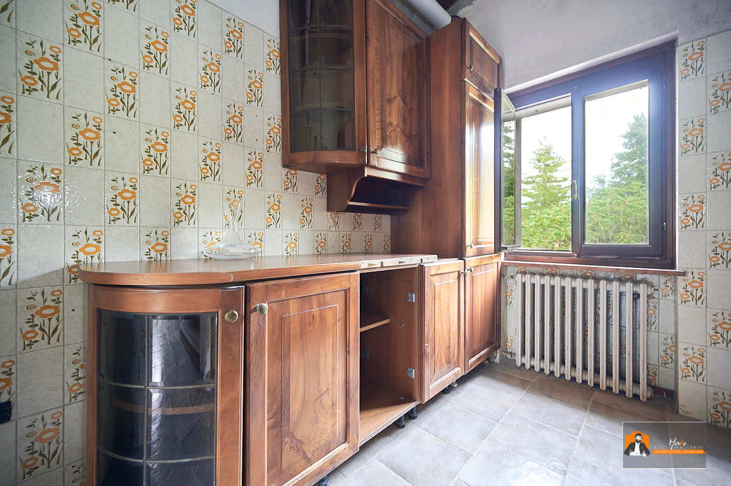 10 – Cucina – Villa – casa – monofamiliare – vendita – Firenzuola – passo della Raticosa – Bologna – Firenze CASA INDIPENDENTE con TERRENO di 12.500 mq a MONTALBANO CAVRENNO (FI)
