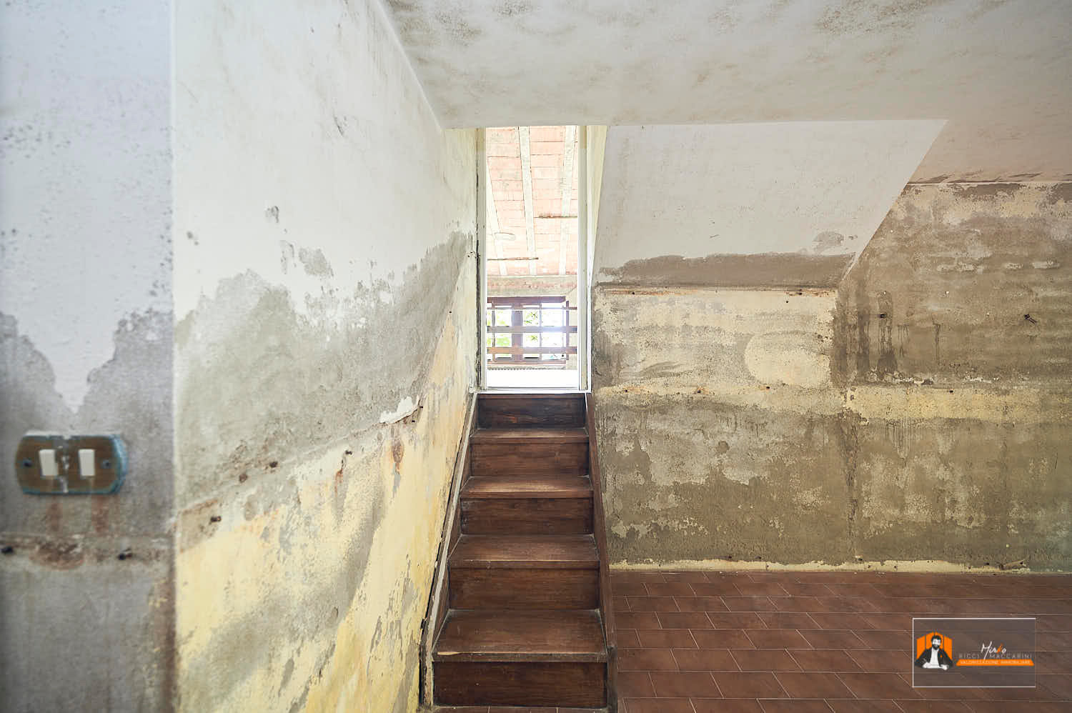 12 – Zona giorno – Villa – casa – monofamiliare – vendita – Firenzuola – passo della Raticosa – Bologna – Firenze CASA INDIPENDENTE con TERRENO di 12.500 mq a MONTALBANO CAVRENNO (FI)