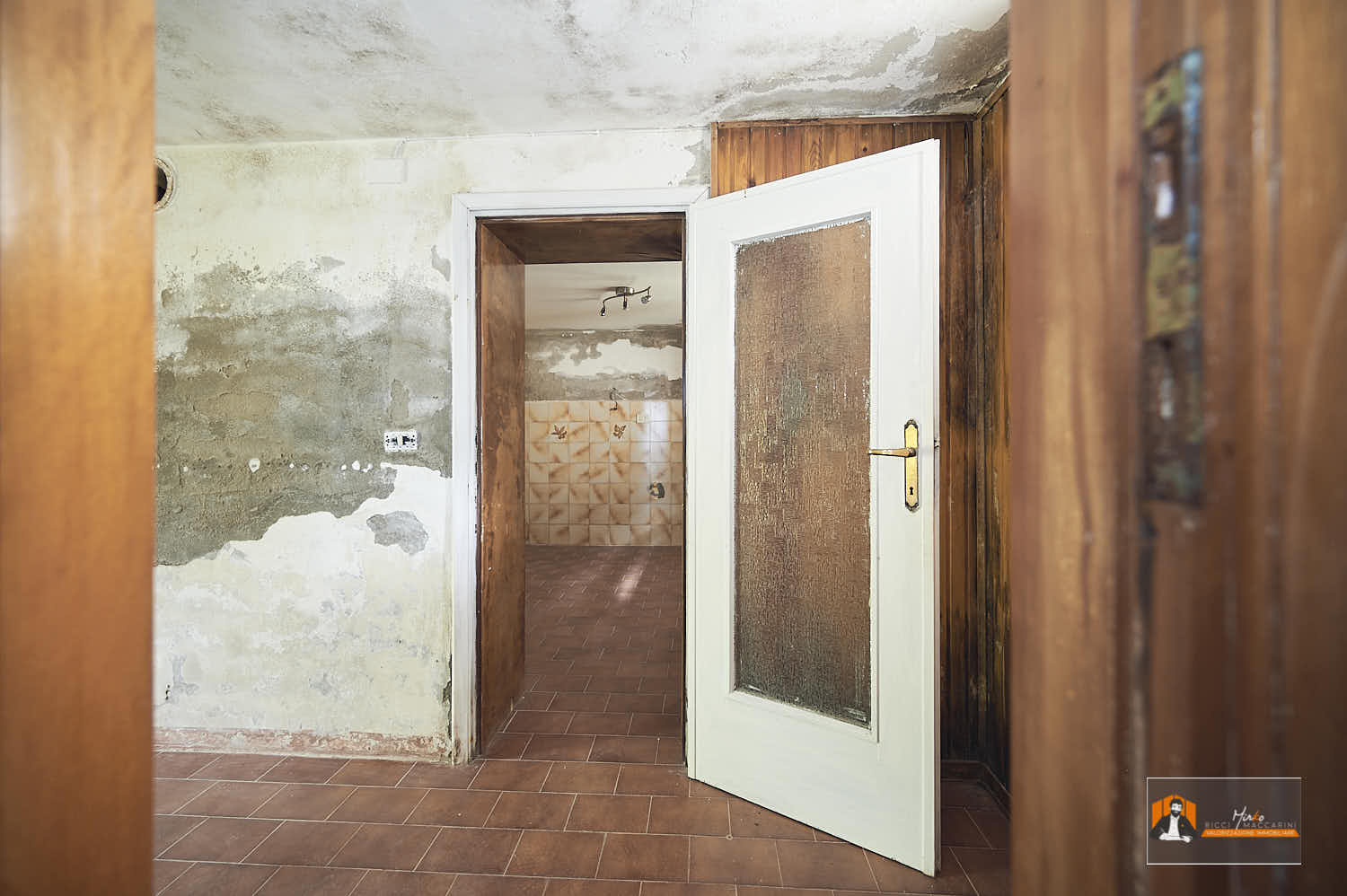 17 – Locale di servizio piano terra -Villa – casa – monofamiliare – vendita – Firenzuola – passo della Raticosa – Bologna – Firenze CASA INDIPENDENTE con TERRENO di 12.500 mq a MONTALBANO CAVRENNO (FI)